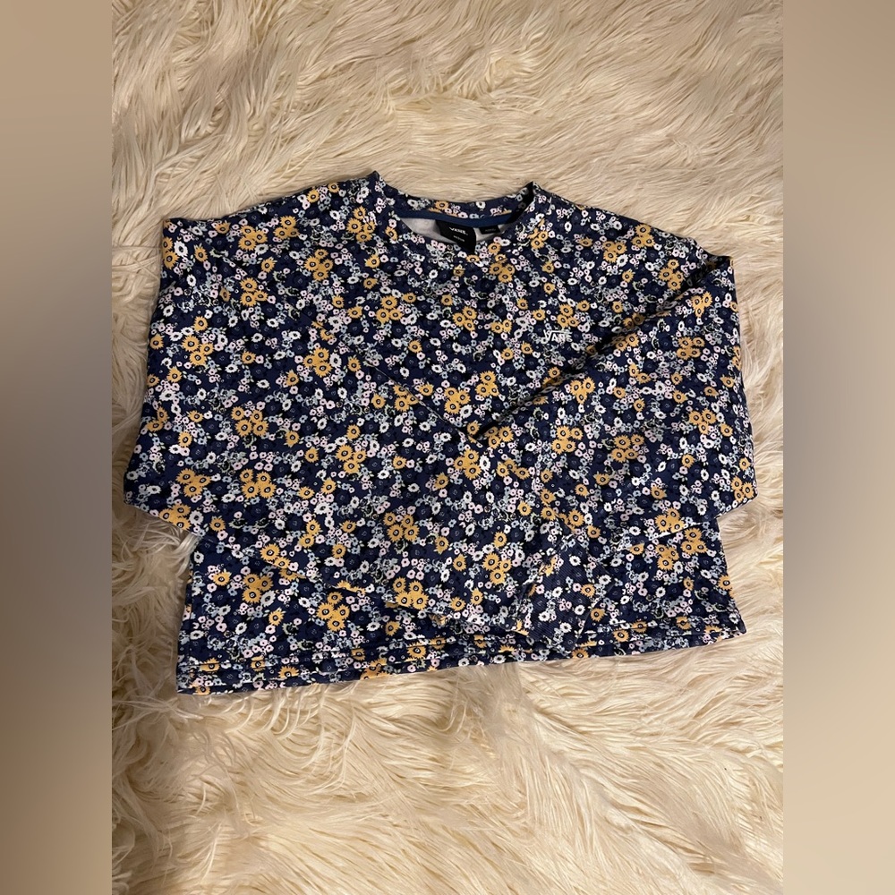 Vans cropped crewneck / long sleeve top size medium